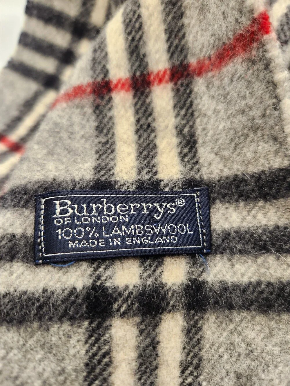Burberrys Of London Vintage Lambswool  Scarf